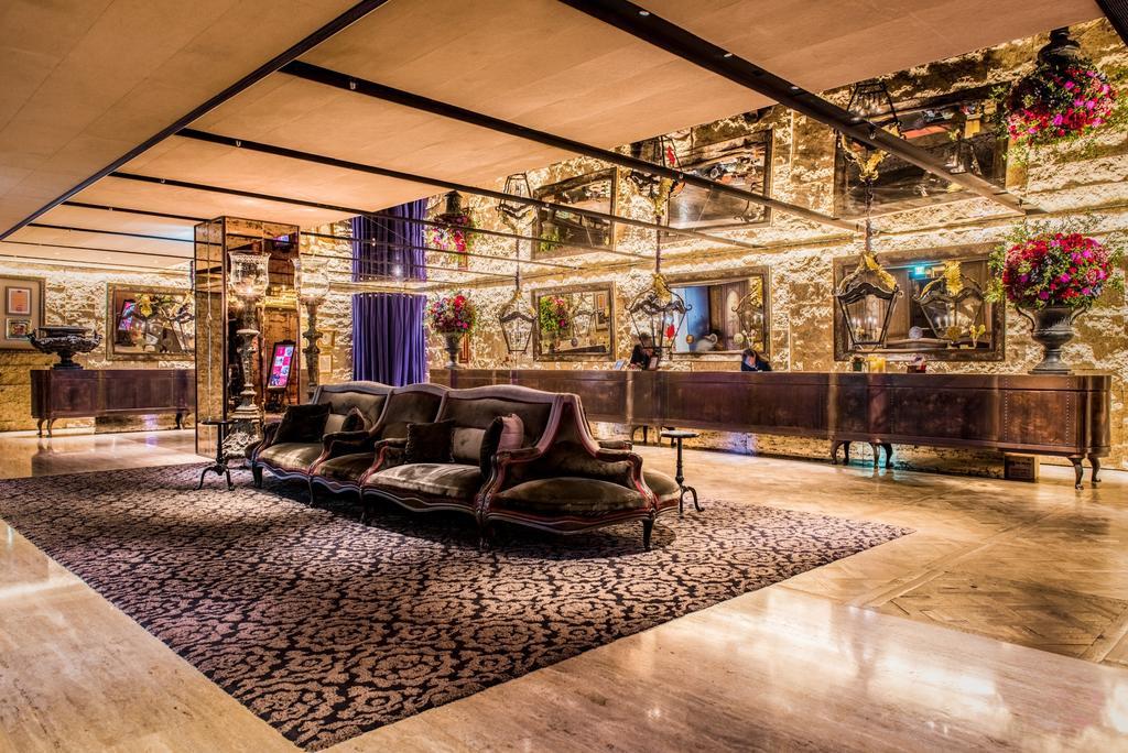 Palais De Chine Hotel Taipei Exteriör bild The lobby of the hotel